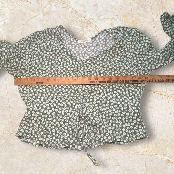 Green Floral Long-Sleeve Crop Blouse With Ruched Front & Drawstring Waist - Picture 6 of 9